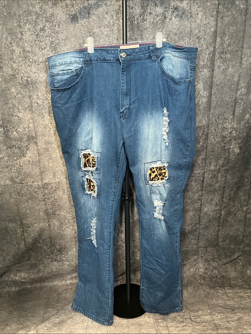 Relaxed Fit Blue Denim Jeans with Leopard Patch Accents